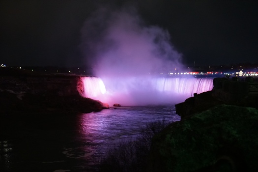 Niagara falls at night